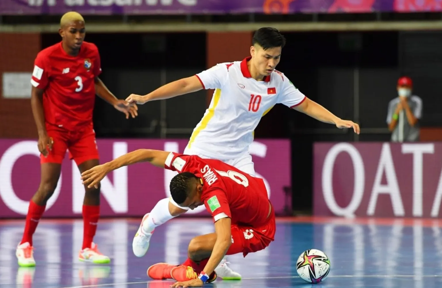 Futsal có nhiều điểm khác biệt so với bóng đá truyền thống